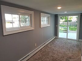 132 Park Ave, Warwick, Ri 02889 in Warwick, RI (Photo 5 of 12)