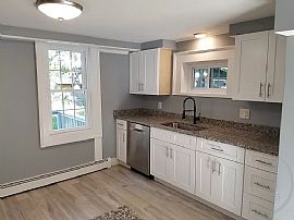 132 Park Ave, Warwick, Ri 02889 in Warwick, RI (Photo 6 of 12)