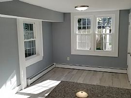 132 Park Ave, Warwick, Ri 02889 in Warwick, RI (Photo 8 of 12)