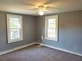 132 Park Ave, Warwick, Ri 02889 in Warwick, RI (Photo 9 of 12)