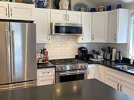 4 Lugent Ln, Bristol, Ri 02809 in Bristol, RI (Photo 10 of 12)