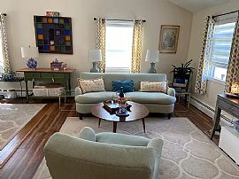 4 Lugent Ln, Bristol, Ri 02809 in Bristol, RI (Photo 7 of 12)