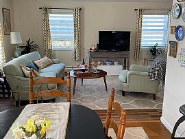 4 Lugent Ln, Bristol, Ri 02809 in Bristol, RI (Photo 8 of 12)