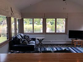 51 Riverside Dr, South Kingstown, Ri 02879 in South Kingstown, RI (Photo 3 of 11)