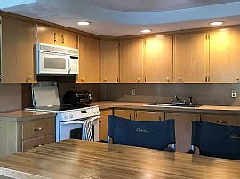 51 Riverside Dr, South Kingstown, Ri 02879 in South Kingstown, RI (Photo 4 of 11)