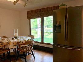 51 Riverside Dr, South Kingstown, Ri 02879 in South Kingstown, RI (Photo 5 of 11)