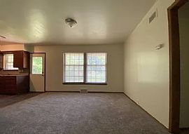 1909 Meyers Pl 332 252 3521 in Oklahoma City, OK (Photo 2 of 7)