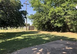 1909 Meyers Pl 332 252 3521 in Oklahoma City, OK (Photo 7 of 7)