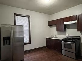 Beautiful Home in Chicago, IL (Photo 3 of 6)