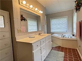 2 Brookside Dr, Wetumpka, Al 36092 in Wetumpka, AL (Photo 7 of 10)