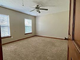 73 Dolaron Ln, South Charleston, Wv 25309 in South Charleston, WV (Photo 3 of 8)