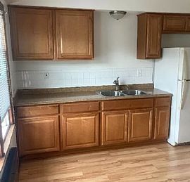 3142a S Brisbane Ave, Milwaukee, Wi 53207 in Milwaukee, WI (Photo 4 of 5)