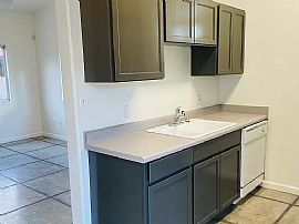 940 E Adelaide Dr #1, Tucson, Az 85719 in Tucson, AZ (Photo 5 of 11)