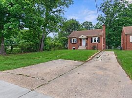 6614 Livingston Rd, Oxon Hill, Md 20745 . Spacious Great House in Oxon Hill, MD (Photo 2 of 11)