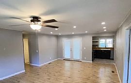 215 Beirne Ave Nw, Huntsville, Al 35801 in Huntsville, AL (Photo 3 of 11)