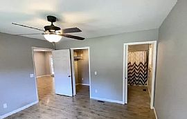 215 Beirne Ave Nw, Huntsville, Al 35801 in Huntsville, AL (Photo 4 of 11)