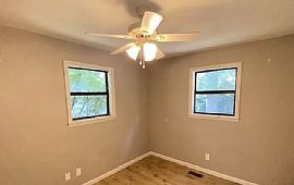 215 Beirne Ave Nw, Huntsville, Al 35801 in Huntsville, AL (Photo 8 of 11)