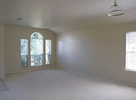 Charming 4 Bed, 2 Bath in Killeen, TX (Photo 2 of 6)