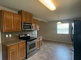 Charming 4 Bed, 2 Bath in Killeen, TX (Photo 3 of 5)