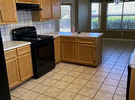 Charming 4 Bed, 2 Bath in Killeen, TX (Photo 3 of 6)