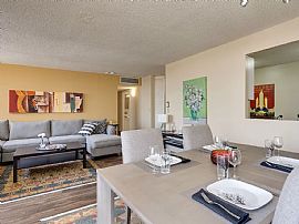 Homes For Rent  in Chicago, IL (Photo 2 of 12)