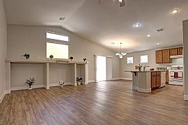 5906 Creekside Sands Ln, North Las Vegas, Nv 89031 in North Las Vegas, NV (Photo 3 of 10)