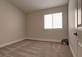 5906 Creekside Sands Ln, North Las Vegas, Nv 89031 in North Las Vegas, NV (Photo 9 of 10)