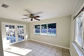 540 Sw Manor Dr, Stuart, Fl 34994 in Stuart, FL (Photo 4 of 11)