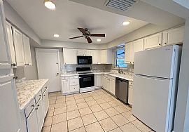 540 Sw Manor Dr, Stuart, Fl 34994 in Stuart, FL (Photo 5 of 11)