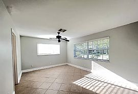 540 Sw Manor Dr, Stuart, Fl 34994 in Stuart, FL (Photo 9 of 11)