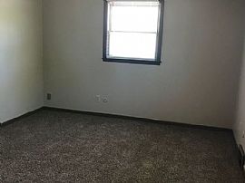 4005 S Glenview Rd, Sioux Falls, Sd 57103    House For Rent in Sioux Falls, SD (Photo 8 of 12)