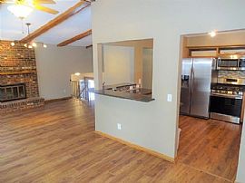 12787 Van Buren St Ne, Blaine, Mn 55434 . Spacious 5 Bedroom in Blaine, MN (Photo 4 of 10)