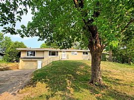 1760 City Heights Dr N, Maplewood, Mn 55117 . Affordable House  in Maplewood, MN (Photo 2 of 6)