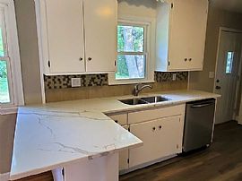 1760 City Heights Dr N, Maplewood, Mn 55117 . Affordable House  in Maplewood, MN (Photo 3 of 6)