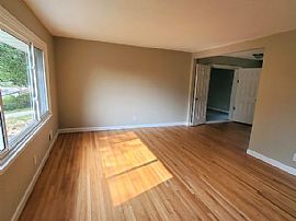 1760 City Heights Dr N, Maplewood, Mn 55117 . Affordable House  in Maplewood, MN (Photo 6 of 6)