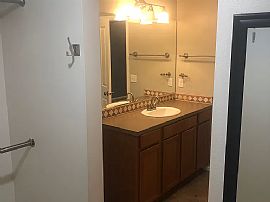 $2,600/mo3 Bd2.5 Ba1,530 Sqft in Lacey, WA (Photo 10 of 12)