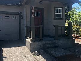 $2,600/mo3 Bd2.5 Ba1,530 Sqft in Lacey, WA (Photo 2 of 12)