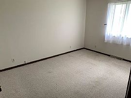 820 Colliers Way, Weirton, Wv 26062 in Weirton, WV (Photo 2 of 12)