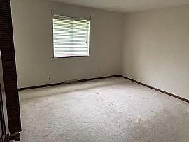 820 Colliers Way, Weirton, Wv 26062 in Weirton, WV (Photo 4 of 12)