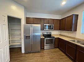 10175 W Townley Ave, Peoria, Az 85345 in Peoria, AZ (Photo 4 of 12)