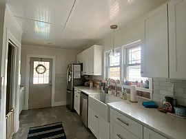 106 E 3rd Ave, Cheyenne, Wy 82001 in Cheyenne, WY (Photo 6 of 12)