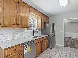 1450 Gardenia Ave, Tuscaloosa, Al 35404 in Tuscaloosa, AL (Photo 4 of 6)