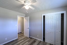 Newly Renovated 3 Bedroom, 1 Bathroom in Louisville, KY (Photo 7 of 12)