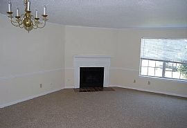 1046 Fairfax Dr, Tuscaloosa, Al 35406 in Tuscaloosa, AL (Photo 2 of 6)