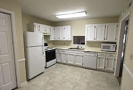 1046 Fairfax Dr, Tuscaloosa, Al 35406 in Tuscaloosa, AL (Photo 6 of 6)