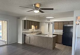 5249 W Crocus Dr, Glendale, Az 85306 in Glendale, AZ (Photo 3 of 12)