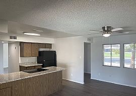 5249 W Crocus Dr, Glendale, Az 85306 in Glendale, AZ (Photo 4 of 12)