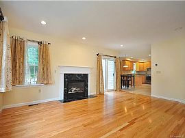 7 Baldwin Dr, Farmington, Ct 06032 in Farmington, CT (Photo 5 of 12)