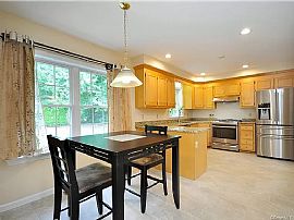 7 Baldwin Dr, Farmington, Ct 06032 in Farmington, CT (Photo 7 of 12)