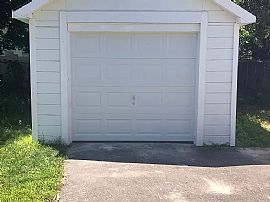 8 Robin Ter, East Hartford, Ct 06108 in East Hartford, CT (Photo 2 of 11)